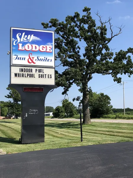 Sky Lodge Inn & Suites hotel detail image 6