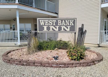 West Bank Inn hotel thumbnail 3