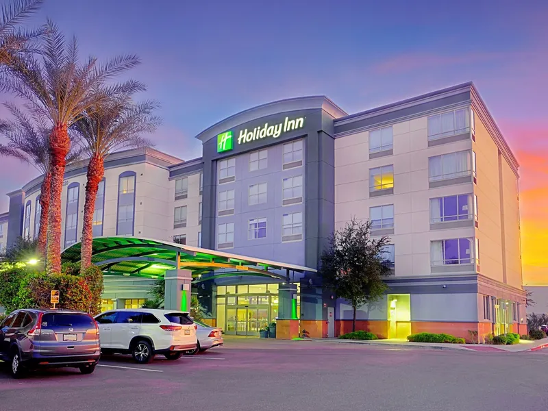Holiday Inn Hotel & Suites PHOENIX AIRPORT by IHG hotel detail image 2