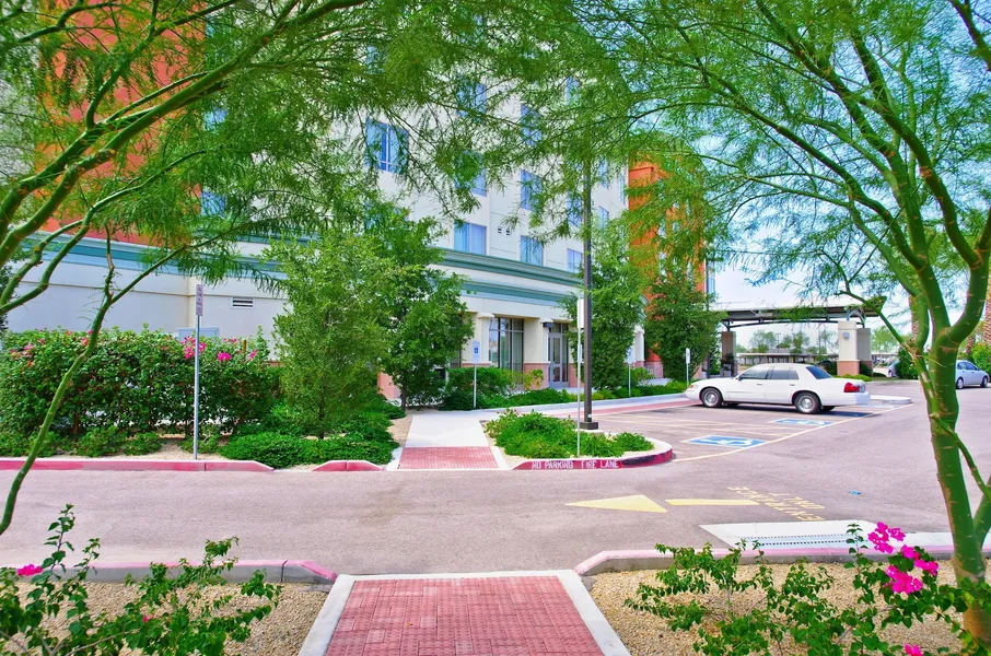 Holiday Inn Hotel & Suites PHOENIX AIRPORT by IHG hotel detail image 6