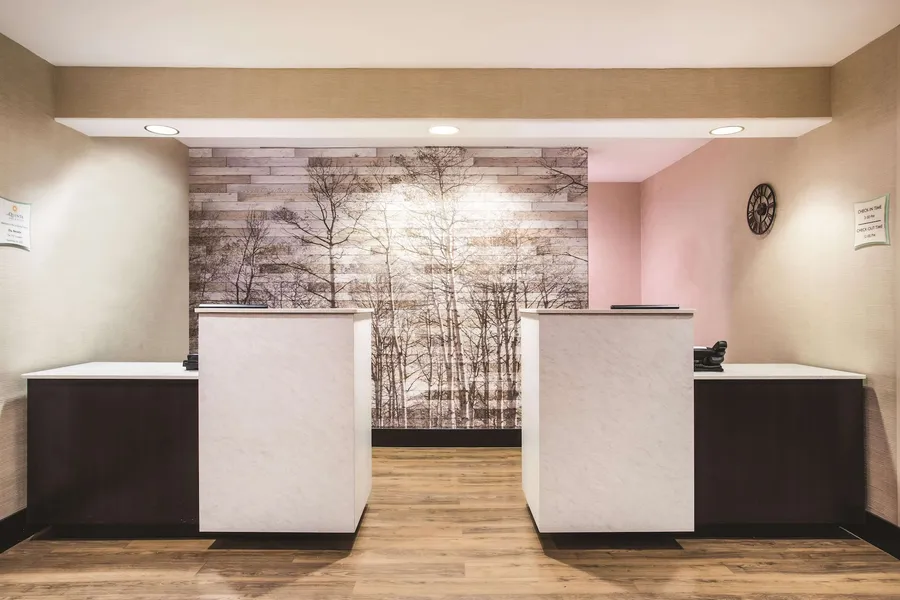 La Quinta Inn & Suites by Wyndham Ely hotel detail image 2