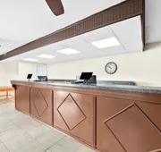 Clarion Inn & Suites near the Leconte Center Pigeon Forge hotel detail image 4
