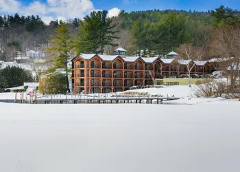Center Harbor Inn hotel thumbnail 2