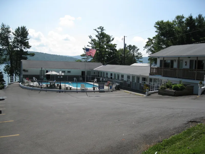 Lake 'N Pines Motel hotel detail image 2