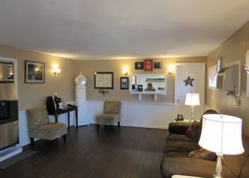 Lake 'N Pines Motel hotel thumbnail 3
