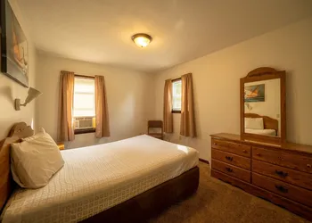 Lake 'N Pines Motel hotel thumbnail 6
