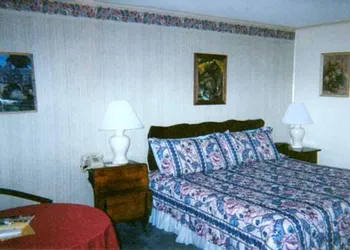 The Chalet Motel A Travelodge By Wyndham hotel thumbnail 5