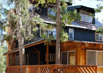 Pinewoods Resort and RV Park hotel thumbnail 2