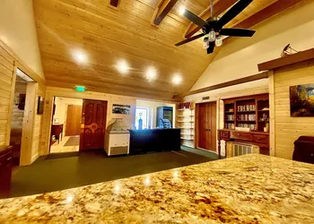 Pinewoods Resort and RV Park hotel thumbnail 8