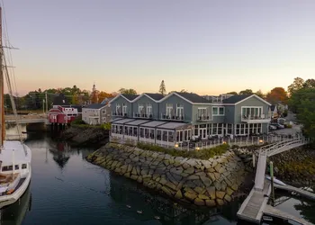 The Boathouse Waterfront Hotel & Marina hotel thumbnail 4