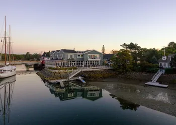 The Boathouse Waterfront Hotel & Marina hotel thumbnail 2