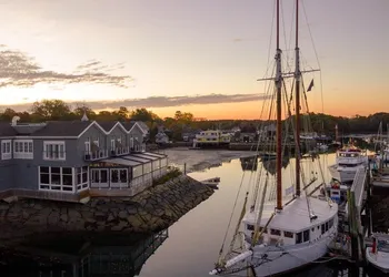 The Boathouse Waterfront Hotel & Marina hotel thumbnail 4