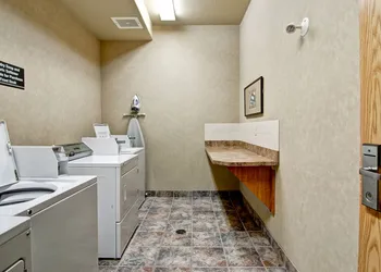 Canalta Hotel Stettler hotel thumbnail 6
