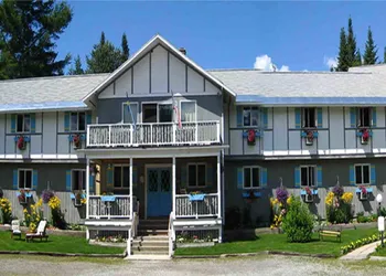 Carlson's Lodge hotel thumbnail 2