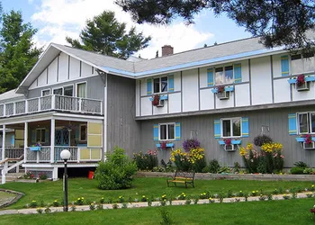 Carlson's Lodge hotel thumbnail 3