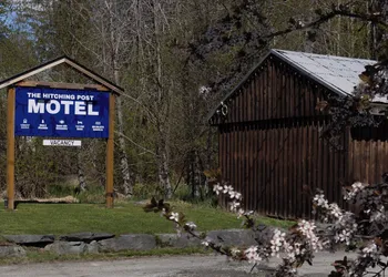 The Hitching Post Motel hotel thumbnail 4