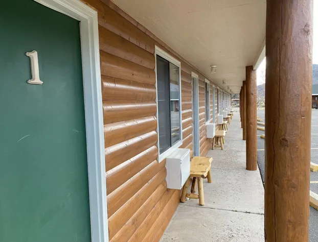 Green Creek Inn and RV Park hotel detail image 1