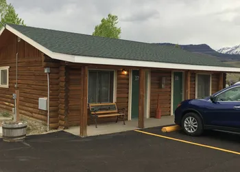 Green Creek Inn and RV Park hotel thumbnail 4