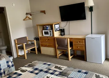 Green Creek Inn and RV Park hotel thumbnail 5