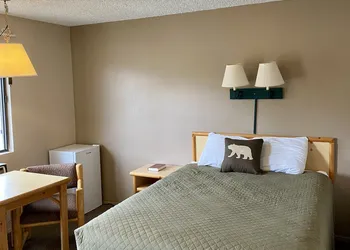 Green Creek Inn and RV Park hotel thumbnail 8