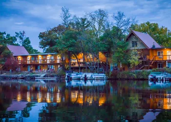 Curriers Lakeview Lodge hotel thumbnail 3