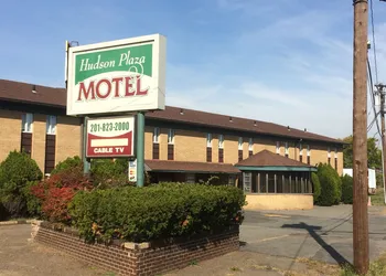 Hudson Plaza Motel Bayonne / Jersey City hotel thumbnail 2