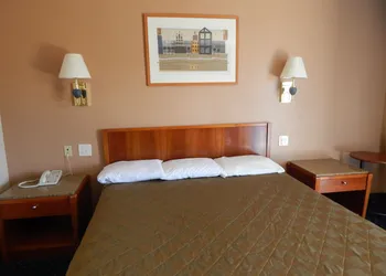 Bay Bridge Inn hotel thumbnail 8