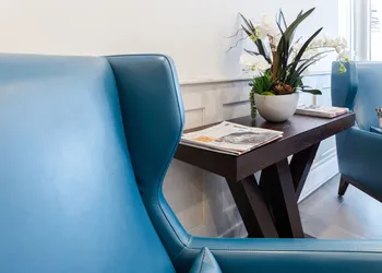 Adam's Airport Inn hotel thumbnail 5