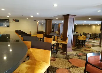 Hotel Detroit-Farmington Hills hotel thumbnail 2