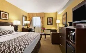Crowne Plaza Denver Airport Convention Ctr, an Ihg Hotel hotel thumbnail 3