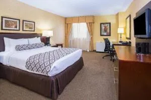 Crowne Plaza Denver Airport Convention Ctr, an Ihg Hotel hotel thumbnail 4