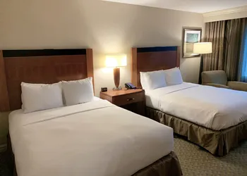 New York Jfk Airport hotel thumbnail 4