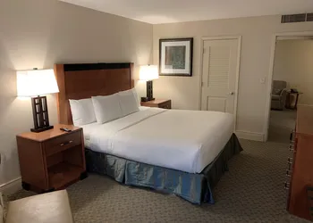 New York Jfk Airport hotel thumbnail 6