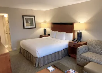 New York Jfk Airport hotel thumbnail 7