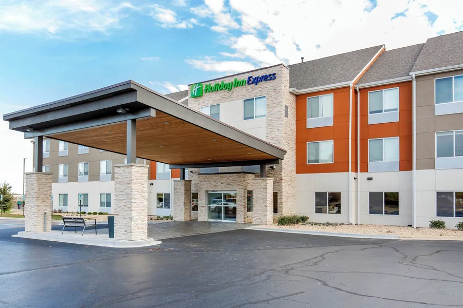 Holiday Inn Express & Suites Chicago West - St Charles by IHG hotel detail image 2