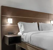 Holiday Inn Express & Suites Chicago West - St Charles by IHG hotel detail image 7