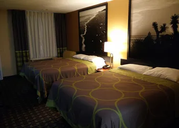 Super 8 by Wyndham Houston/Willowbrook/Hwy 249 hotel thumbnail 8