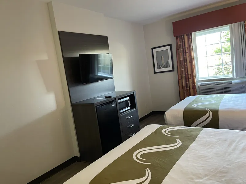 Quality Suites Tulsa I-44 hotel detail image 6