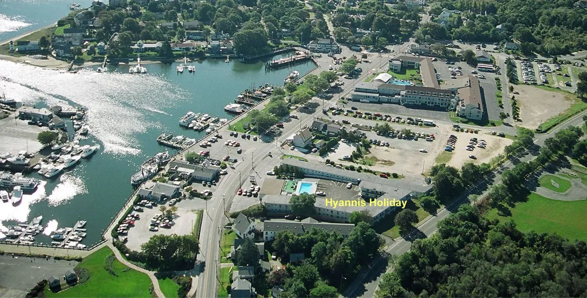 Ocean Street Inn on Hyannis Harbor hotel detail image 2