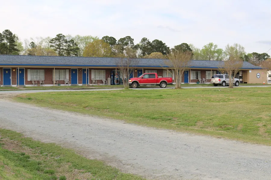 Four Oaks Lodging & RV Resort hotel detail image 2