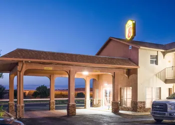 Super 8 By Wyndham Big Spring Tx Motel hotel thumbnail 2
