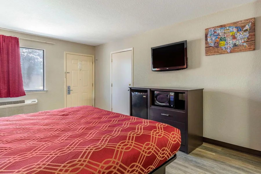 Econo Lodge Near Lackland Air Force Base - SeaWorld hotel detail image 2
