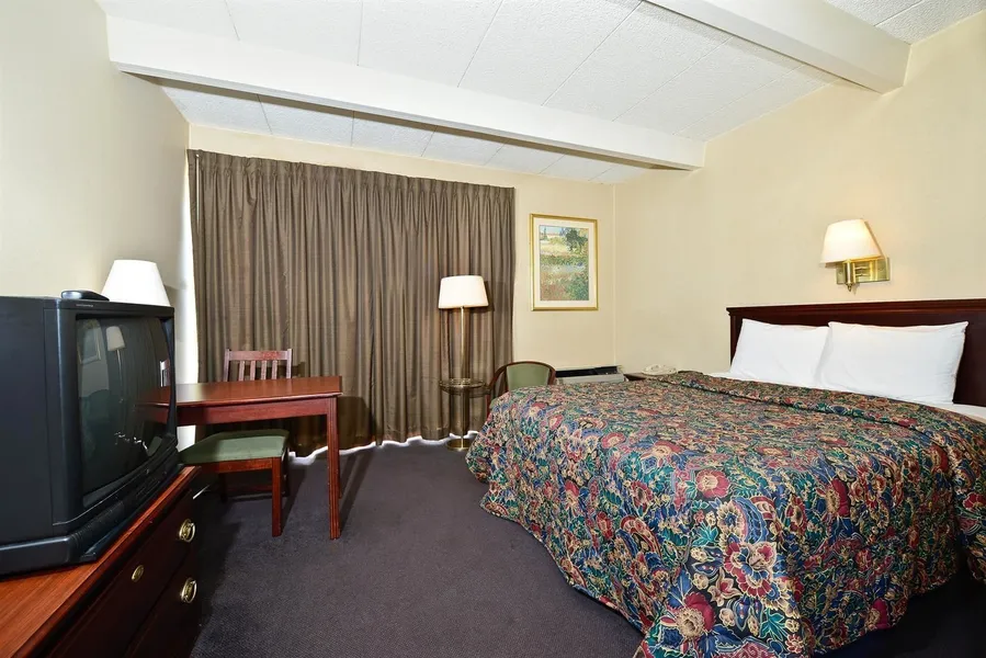 Americas Best Value Inn Phillipsburg hotel detail image 6