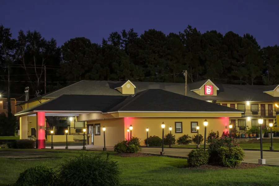 Red Roof Inn Columbus, MS hotel detail image 2