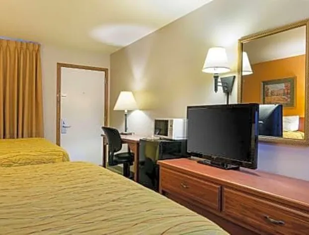 Rodeway Inn Larned hotel detail image 2