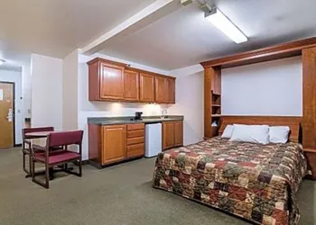 Rodeway Inn Larned hotel thumbnail 6