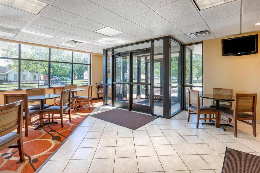 Econo Lodge Inn & Suites Des Moines Fairgrounds Area hotel detail image 6