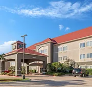 La Quinta Inn & Suites by Wyndham Mercedes Outlet Mall hotel detail image 3