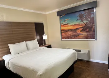 Beachwalker Inn and Suites hotel thumbnail 2