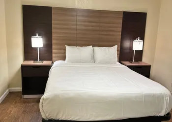 Beachwalker Inn and Suites hotel thumbnail 6